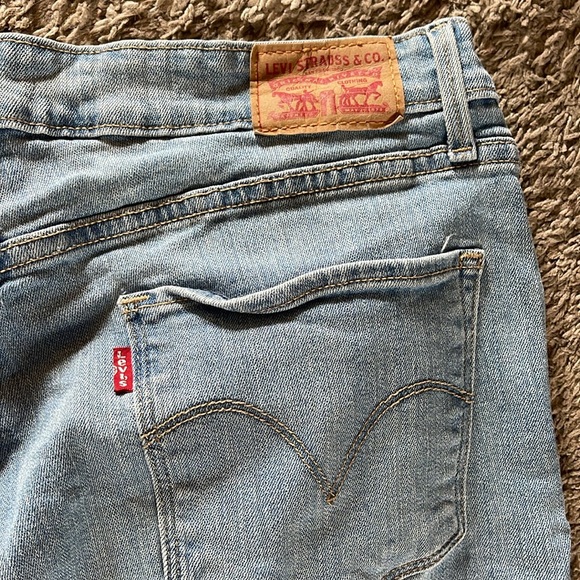 Levi’s Mid Rise - Picture 4 of 4